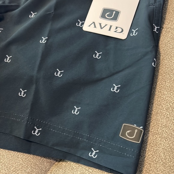 Men’s Summer clothes bundle- size L shirts, M shorts - Picture 9 of 11